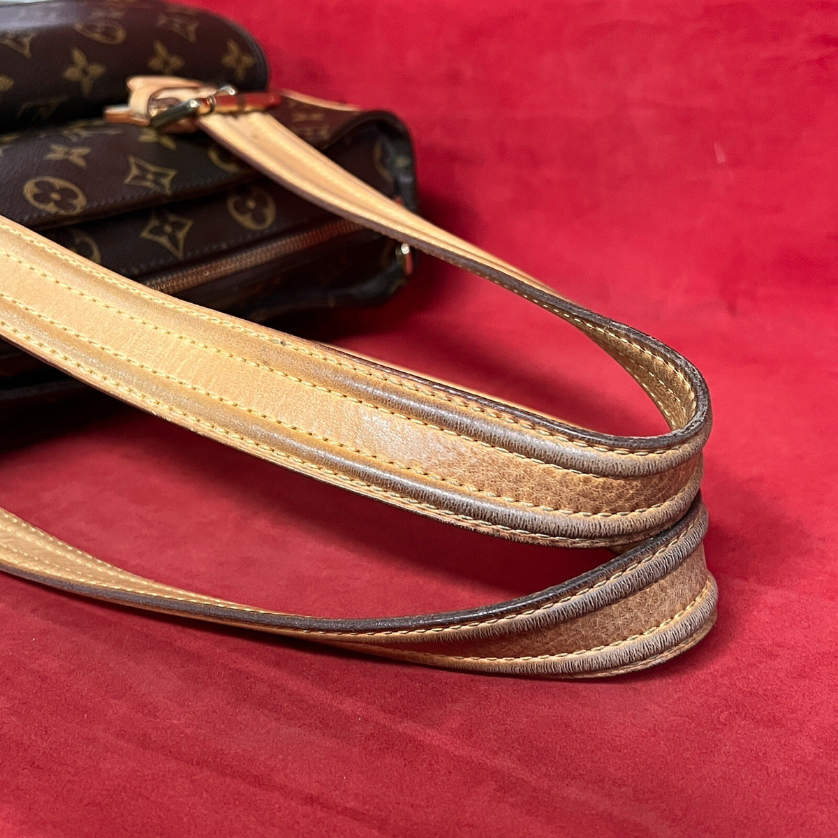 Louis Vuitton M51162 Multipli Cite GM Monogram Canvas Handtasche