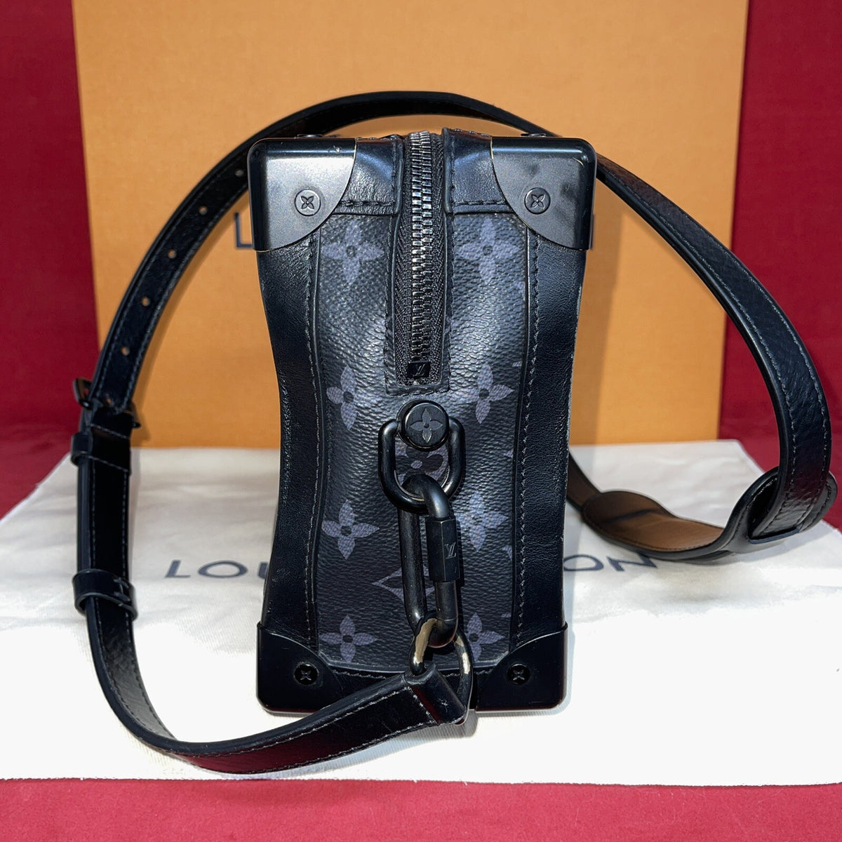 Louis Vuitton M44730 Soft Trunk Monogram Eclipse Canvas Umhängetasche 2019