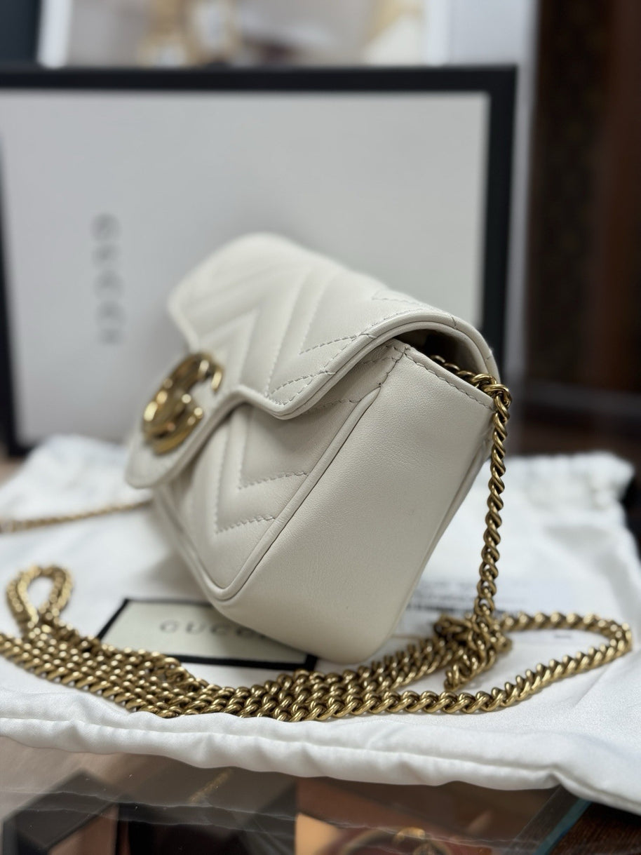 Gucci GG Marmont Mini-Schultertasche Leder Weiss/Gold 476433