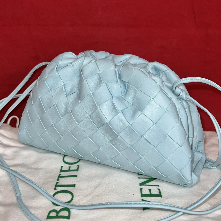 Bottega Veneta Teen Pouch Pale Blue Babyblau Damen Umhängetasche 2023