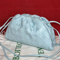 Bottega Veneta Teen Pouch Pale Blue Babyblau Damen Umhängetasche 2023