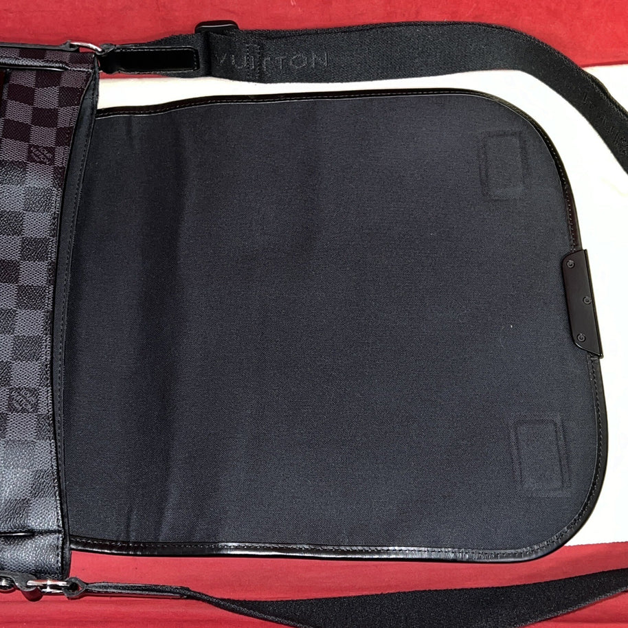 Louis Vuitton Daniel MM Messenger Bag Damier Ebene Herren Umhängetasche 2010