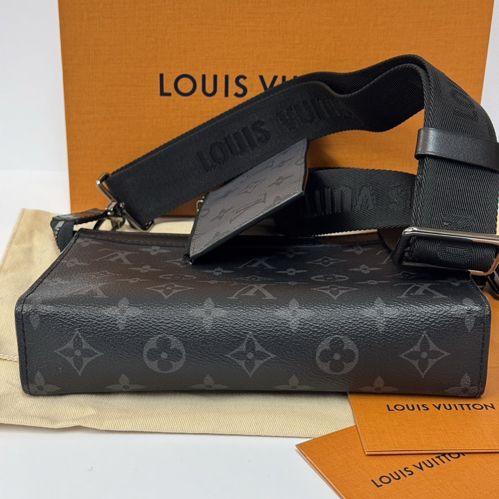 Louis Vuitton Gaston Wearable Geldbörse Umhängetasche M81124 Monogram Eclipse