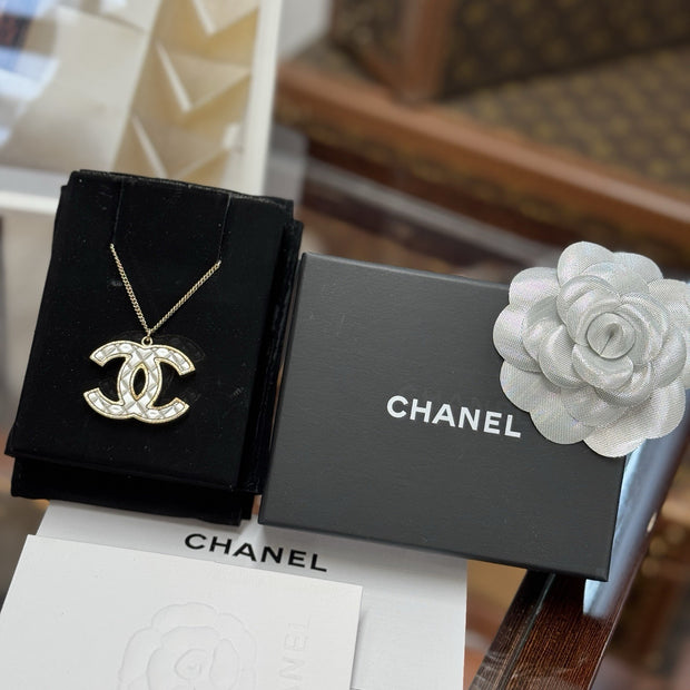 Chanel A86160 CC Halskette Collier Anhänger Bicolor