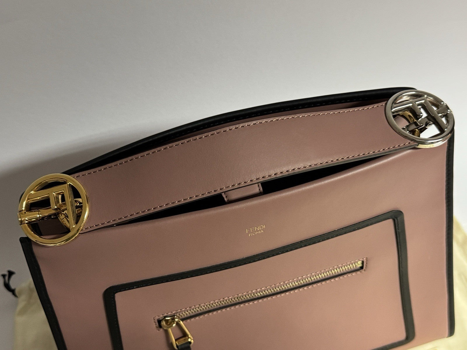 Fendi Runaway Handtasche Medium Bicolor Rose & Schwarz Leder Tote Bag