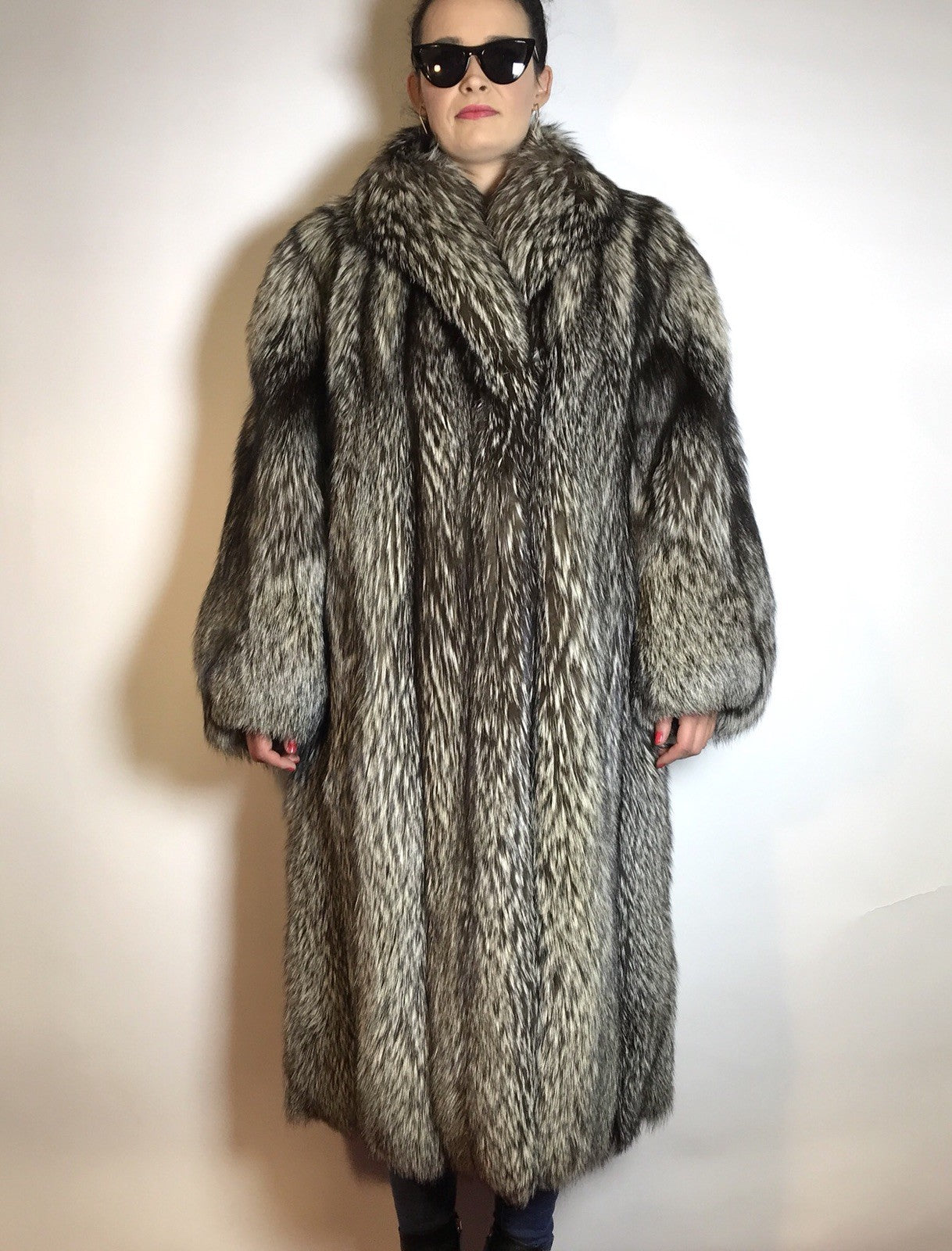 Prächtiger langer Silberfuchs-Mantel vom Kürschner, Gr. 38/40 Damen