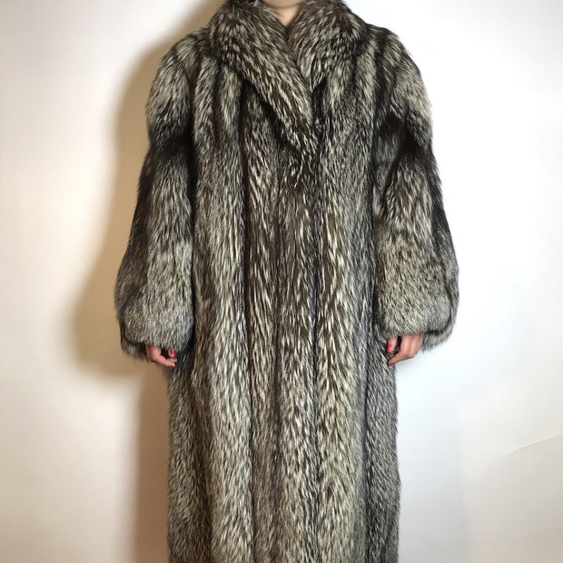 Prächtiger langer Silberfuchs-Mantel vom Kürschner, Gr. 38/40 Damen