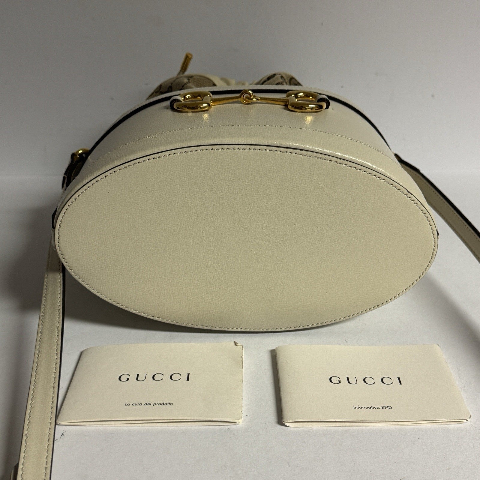 Gucci Horsebit Bucket Bag Umhängetasche Weiß Leder GG Supreme