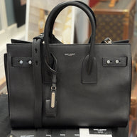 Saint Laurent Sac de Jour Medium Schwarz Leder Umhängetasche