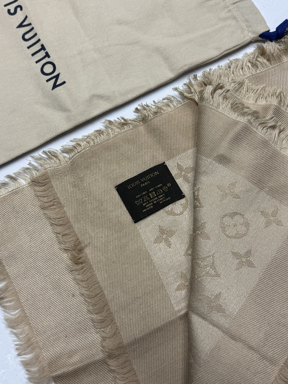 Louis Vuitton Monogram Seide Tuch/Schal 140cm Beige Creme Ivory M71360