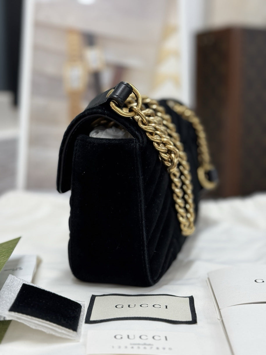 Gucci Kleine GG Marmont Schultertasche Samt Schwarz/Gold 446744