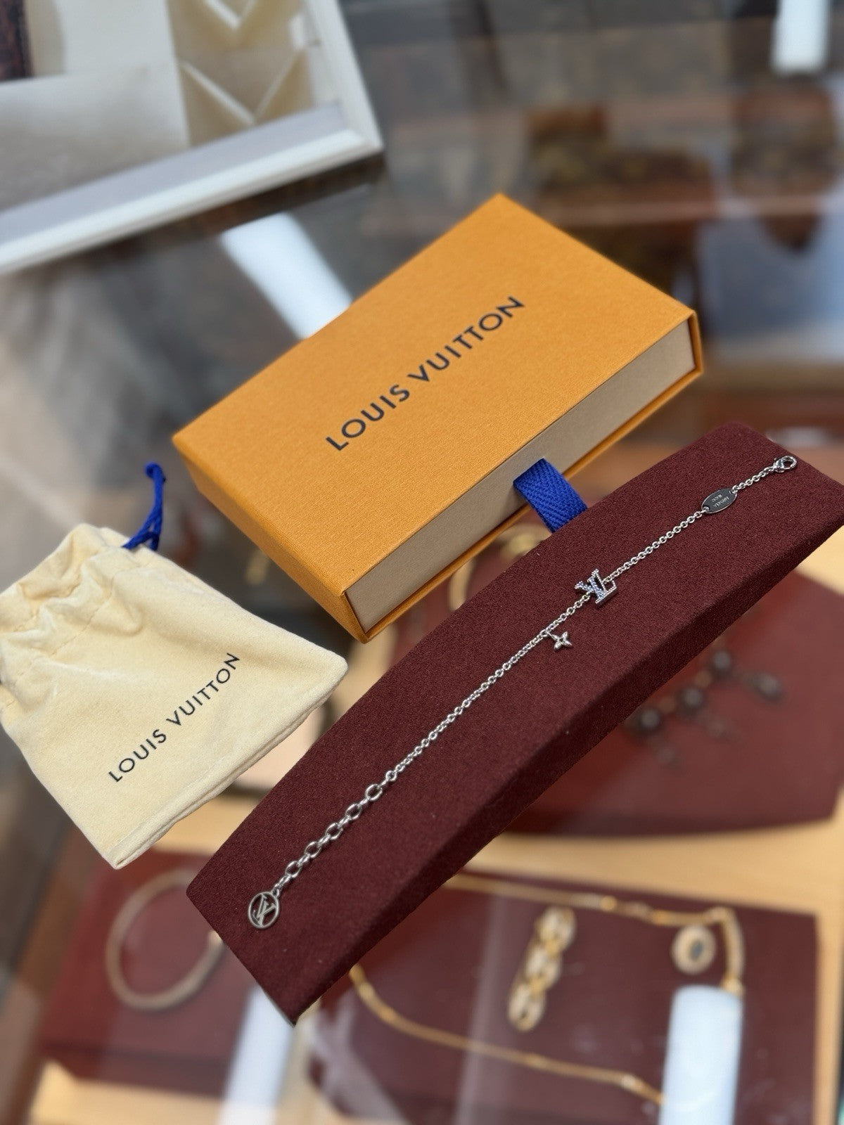 Louis Vuitton M0941A Iconic Aquamarine Armband Palladium Charm Bracelet