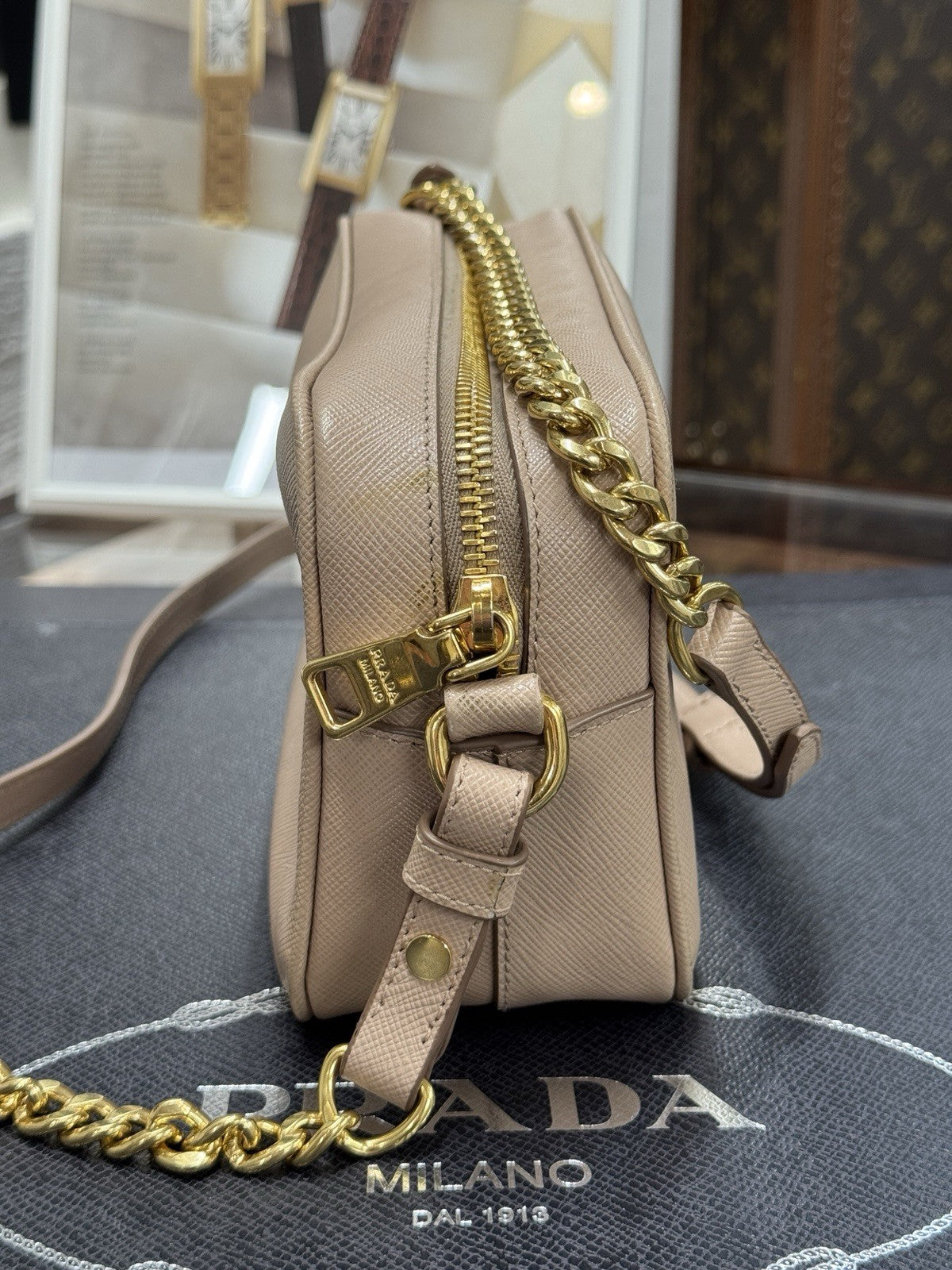 Prada Bandoliera Chain Bag Saffiano Leder Cipria Rosa Puder Umhängetasche 1BH149