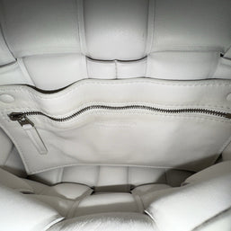 Bottega Veneta Padded Cassette Medium Weiss Leder Shoulder Bag