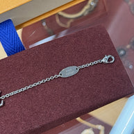 Louis Vuitton M0941A Iconic Aquamarine Armband Palladium Charm Bracelet