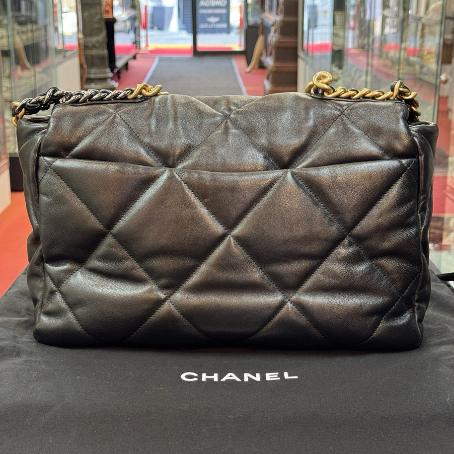Chanel 19 Flap Bag „Jumbo“ Schwarz Lammleder großes Modell wie NEU