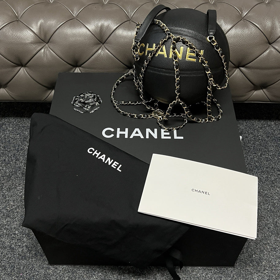 Chanel Basketball mit Kette, chain Schwarz/Gold Sammlerstück collectable