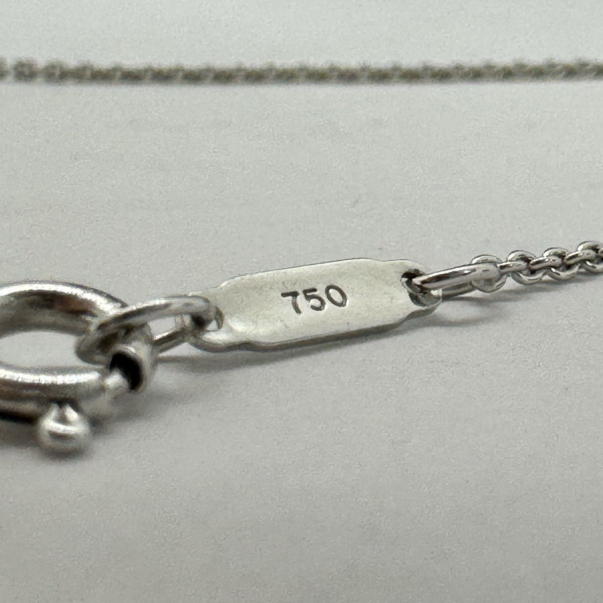 Tiffany & Co. Metro Halskette mit Oval Brillant Anhänger 750er Weißgold Collier