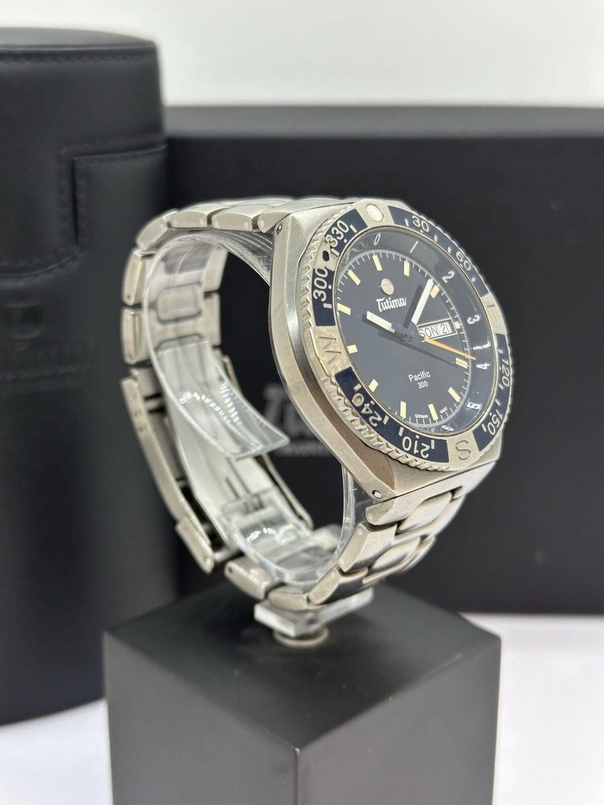 Tutima Pacific 300m Diver Blau Titan 42,5mm Herrenuhr Automatik 629-18