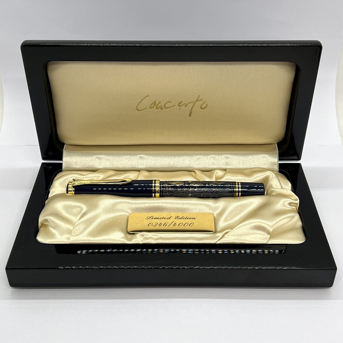 1996 PELIKAN M800 CONCERTO 925 Vermeil & Blau Limited Edition