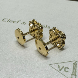 Van Cleef & Arpels Ohrstecker Sweet Alhambra 18 Karat Gelbgold Onyx VCARA44900