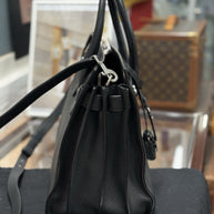 Saint Laurent Sac de Jour Medium Schwarz Leder Umhängetasche