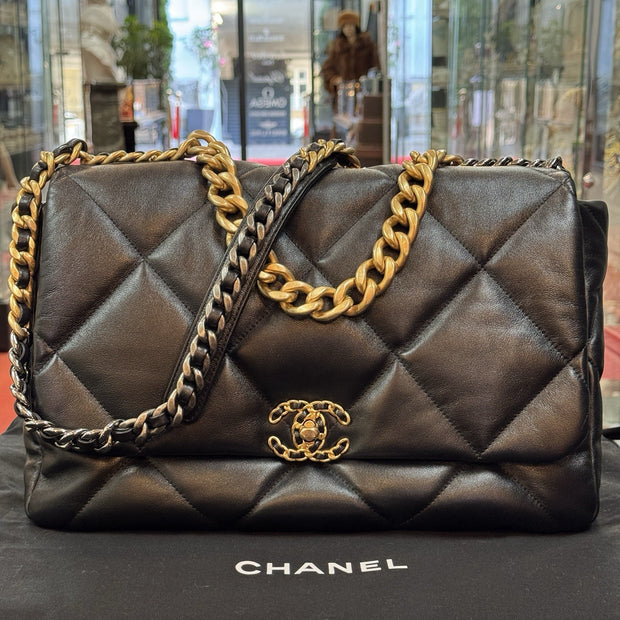 Chanel 19 Flap Bag „Jumbo“ Schwarz Lammleder großes Modell wie NEU