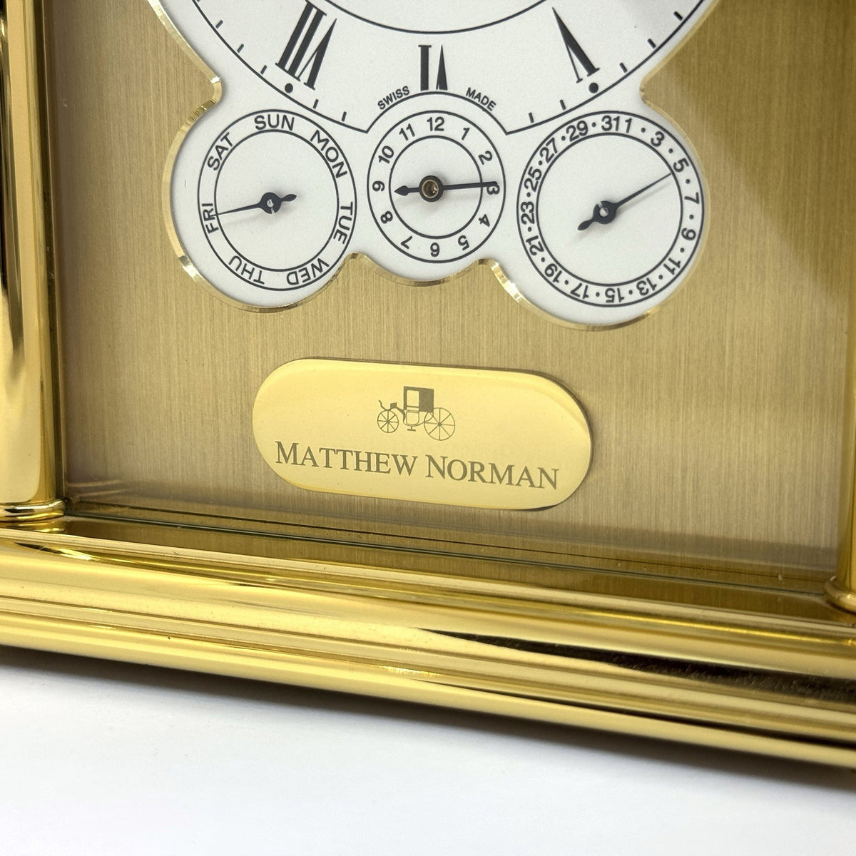 Matthew Norman Tischuhr 8-Tage Werk Mondphase Vollkalender Messing