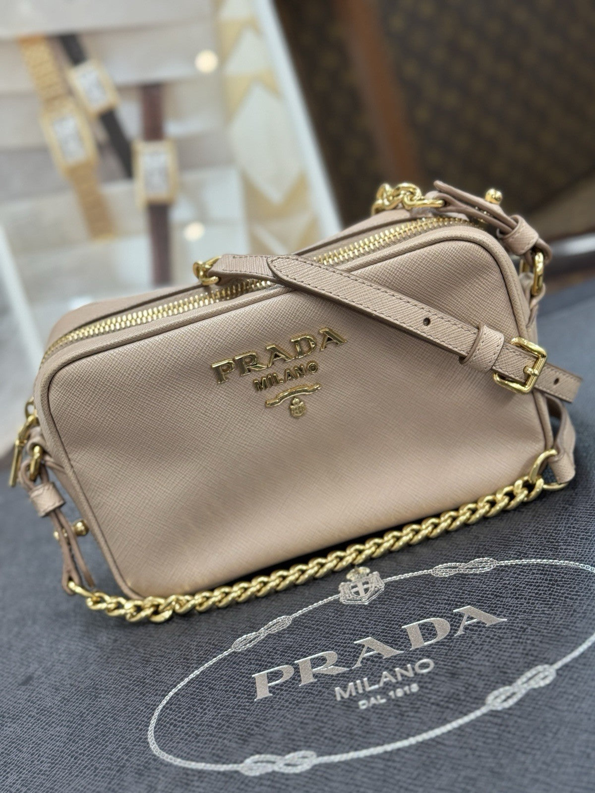 Prada Bandoliera Chain Bag Saffiano Leder Cipria Rosa Puder Umhängetasche 1BH149