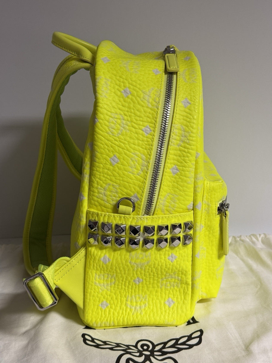 MCM Stark Rucksack + Portemonnaie Visetos Neon Gelb