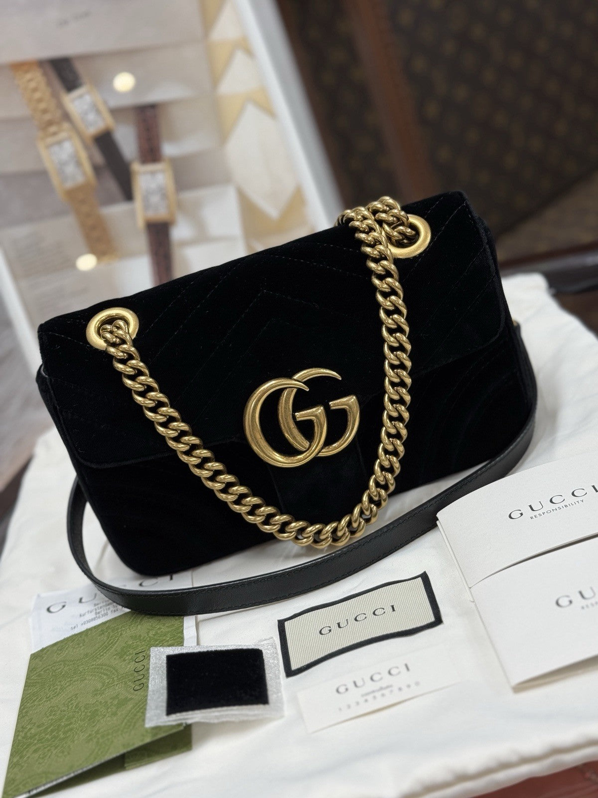 Gucci Kleine GG Marmont Schultertasche Samt Schwarz/Gold 446744