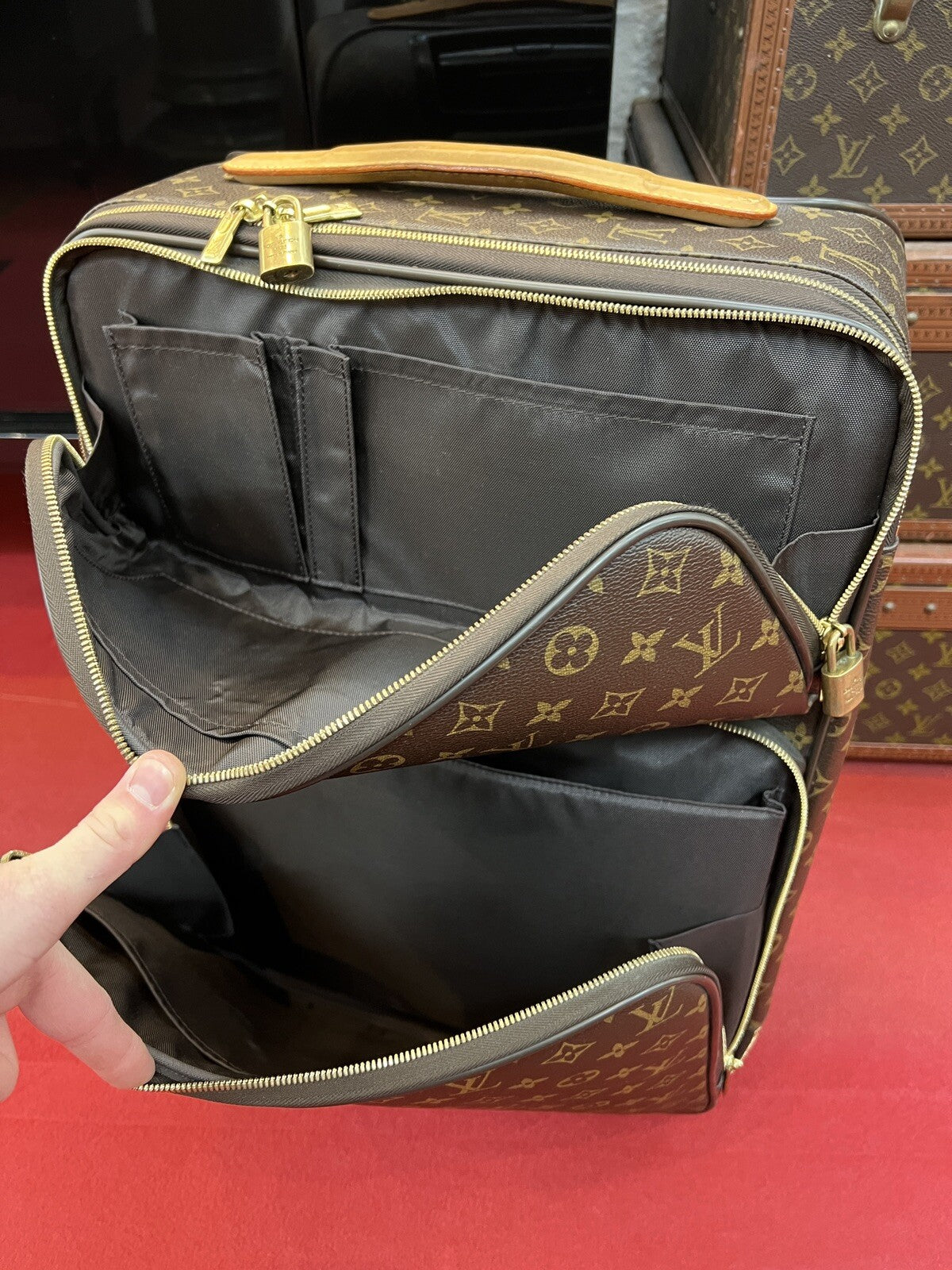 Louis Vuitton M23297 Pegase 55 Business Trolley Monogram Canvas + Reiseschutz