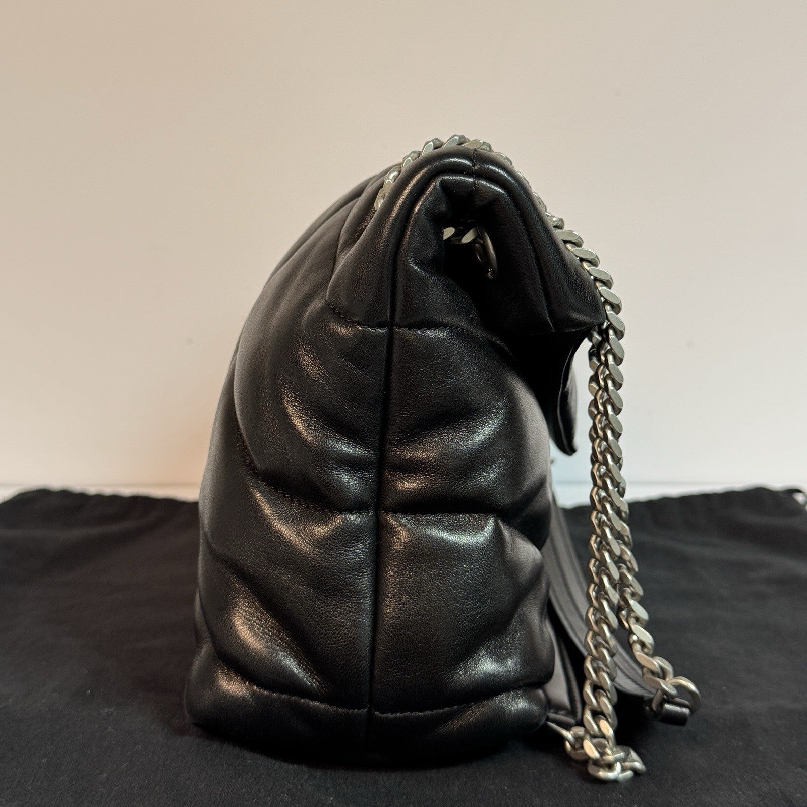 Saint Laurent Schultertasche Puffer Loulou Medium Schwarz Top Zustand