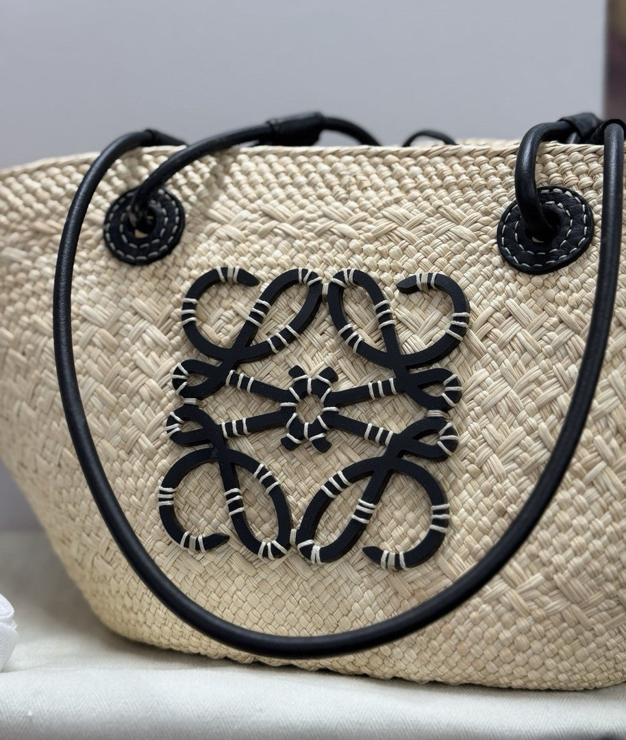 Loewe kleine Anagram Basket Bag aus Iraca-Palme und Kalbsleder Strandtasche