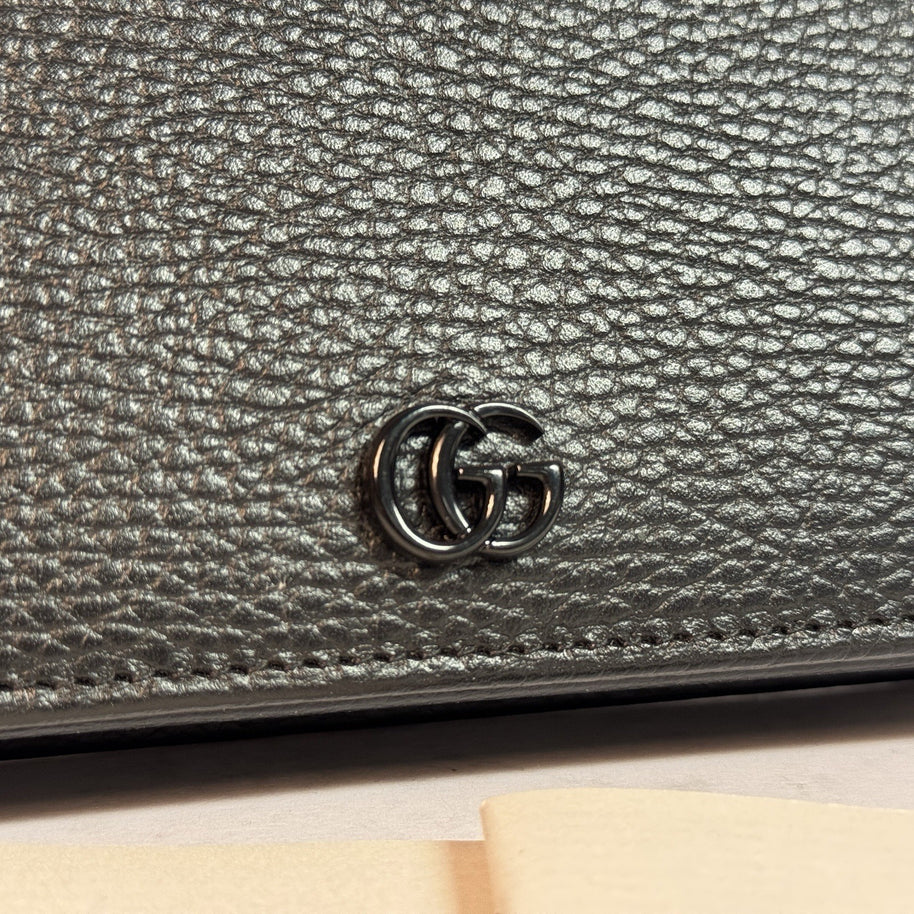 GUCCI GG MARMONT BRIEFTASCHE MIT KETTENRIEMEN SCHWARZ WALLET ON CHAIN WOC TOP