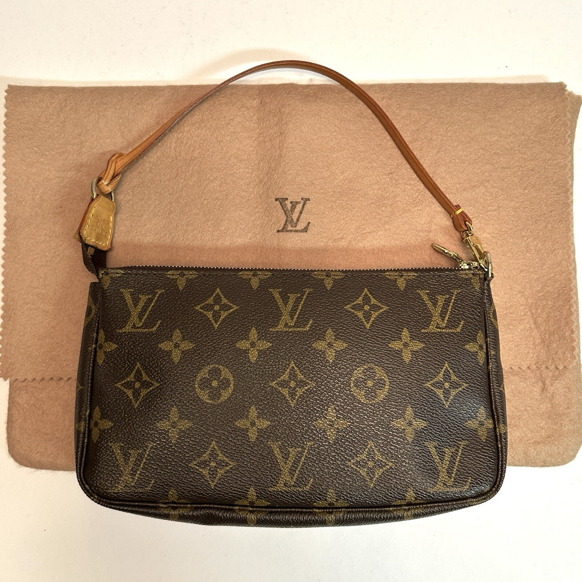 Louis Vuitton Pochette Accessoires Monogram Canvas Täschchen Clutch TOP Zustand