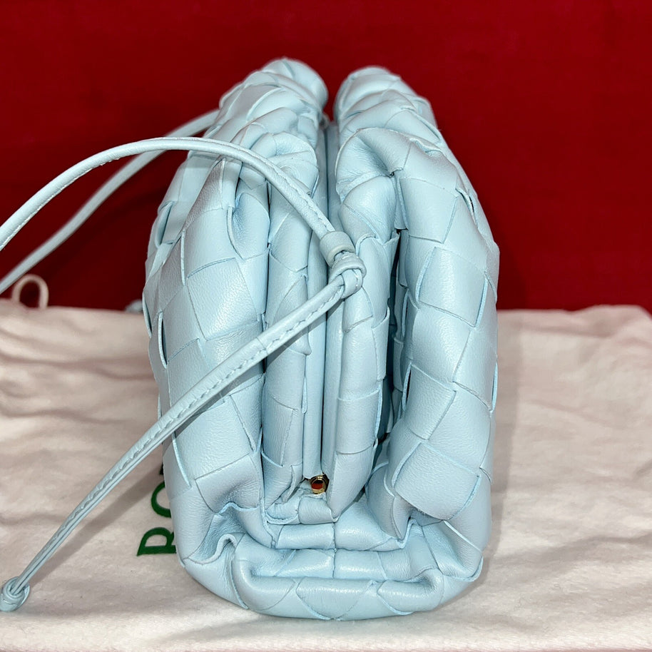 Bottega Veneta Teen Pouch Pale Blue Babyblau Damen Umhängetasche 2023