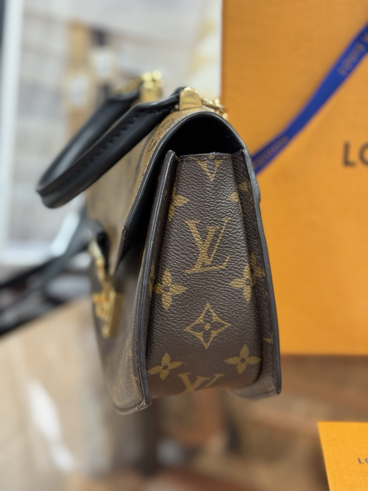 Louis Vuitton M46548 Tilsitt Monogram Reverse Umhängetasche 2024 TOP