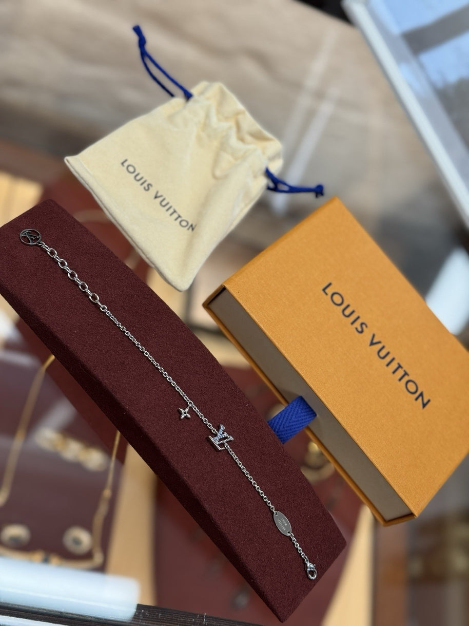 Louis Vuitton M0941A Iconic Aquamarine Armband Palladium Charm Bracelet