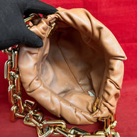 Bottega Veneta Pouch Gold Chain Kalbsleder Teak, Beige, Braun
