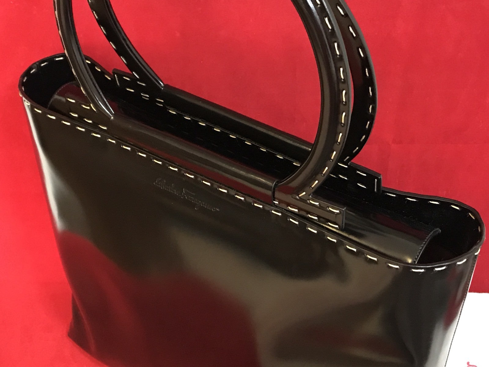 Große Salvatore Ferragamo Damen Handtasche schwarz