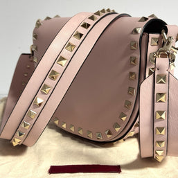 Valentino Garavani Ruckstud Saddle Umhängetasche Rosa Glattleder