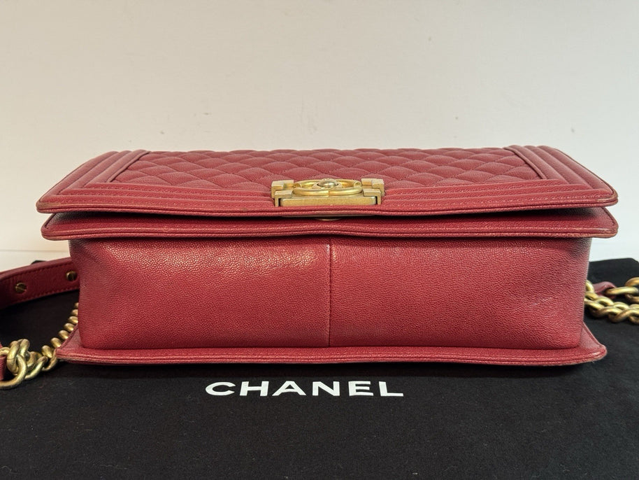 Chanel Boy Medium Flap Bag Caviar Burgunderrot & antique Gold Umhängetasche 2018