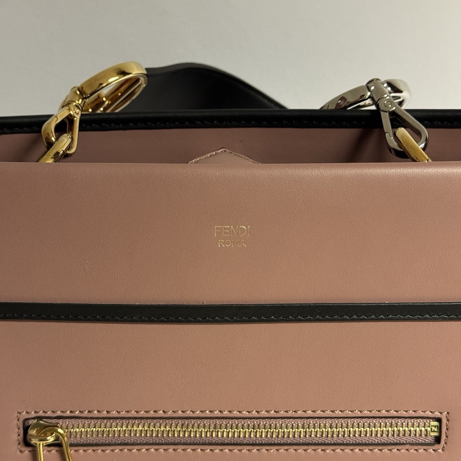 Fendi Runaway Handtasche Medium Bicolor Rose & Schwarz Leder Tote Bag