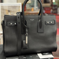 Saint Laurent Sac de Jour Medium Schwarz Leder Umhängetasche