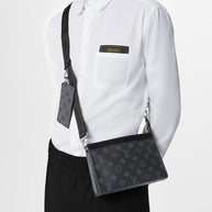 Louis Vuitton Gaston Wearable Geldbörse Umhängetasche M81124 Monogram Eclipse