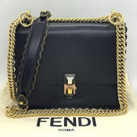Fendi Kan I Umhängetasche Leder Schwarz / Gold mit Wellenrand