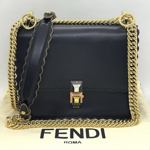 Fendi Kan I Umhängetasche Leder Schwarz / Gold mit Wellenrand