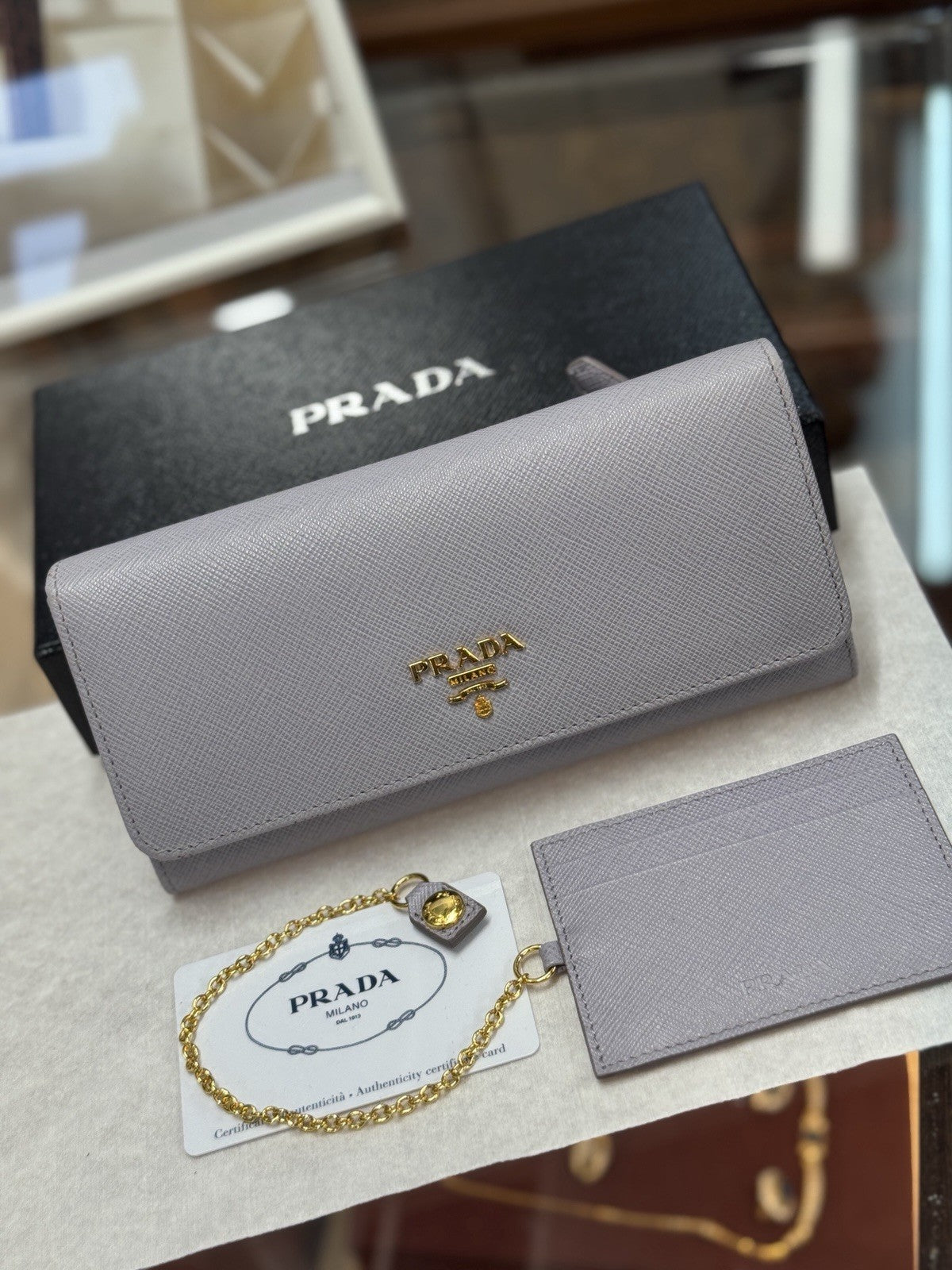 Prada 1MH132 große Geldbörse Portemonnaie Saffiano Metal Leder Violett Glicine