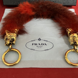 Prada Taschen Accessoire Griff/Riemen Anhänger Synthetik-Pelz, Tierköpfe in Gold